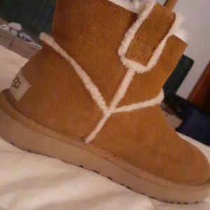 UGGs classic mini boot. Size 8